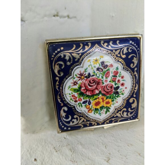 Vintage Floral Compact Case: Blue Trinket Pill Box - Picture 4 of 6